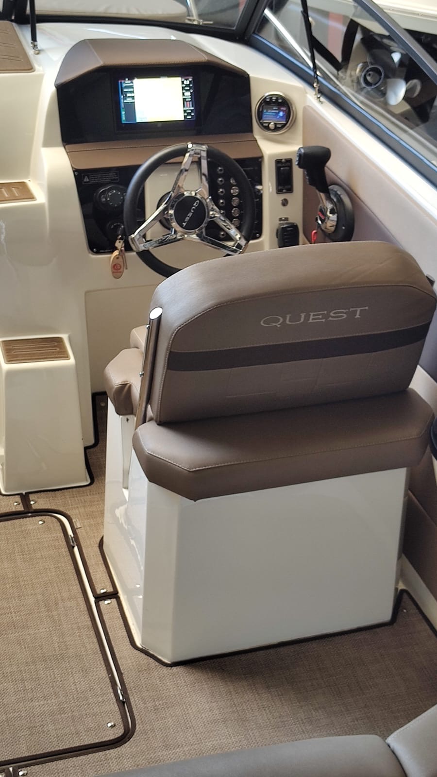 Quest 225 2023 Mercruiser 250 hp B III